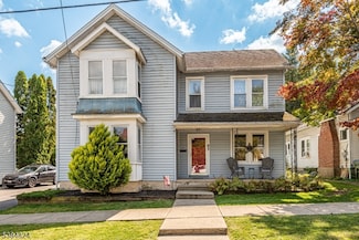 63 Main St, Bloomsbury, NJ 08804