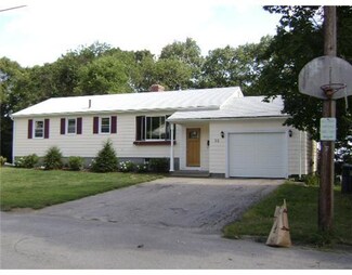 22 Viceroy Rd, Warwick, RI 02886