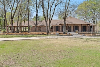 1046 E Woodridge Rd, Waxahachie, TX 75165