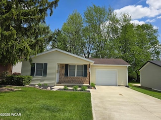 506 Van Buren St, Wapakoneta, OH 45895