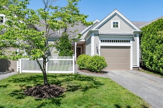8 Hollyhock Knoll Ct Unit 117, Buzzards Bay, MA 02532
