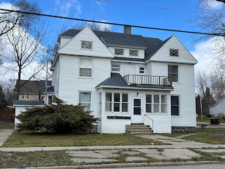 546 Harrison St, Belding, MI 48809