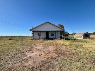 100 Debra Dr, Tipton, OK 73570