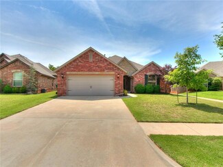 19109 Pinehurst Trail Dr, Edmond, OK 73012