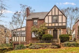 770 Country Club Dr, Pittsburgh, PA 15228