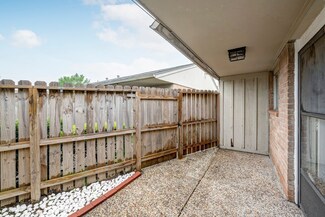 1529 Wirt Rd Unit 20, Houston, TX 77055