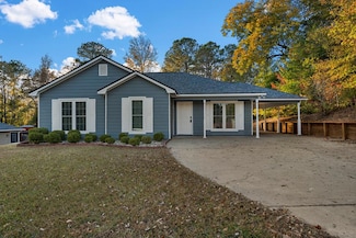 640 Builder Dr, Phenix City, AL 36869