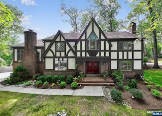 483 Old Post Rd, Wyckoff, NJ 07481