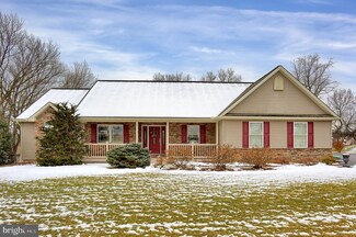 23 Orion Rd, Boiling Springs, PA 17007