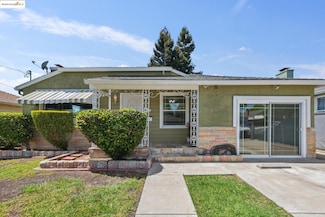 527 Capistrano Dr, Oakland, CA 94603