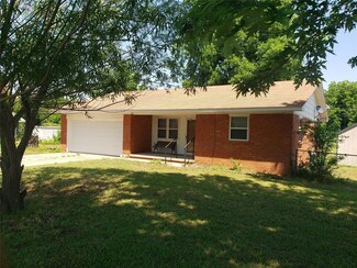214 N Pecan St, Crescent, OK 73028
