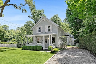 39 Hamilton St, Sag Harbor, NY 11963
