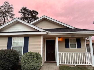 5934 Bilek Dr, Pensacola, FL 32526