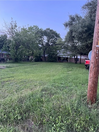 910 Hammond St, Bryan, TX 77803