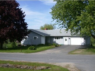 85 Mountain View Dr, Danville, VT 05828