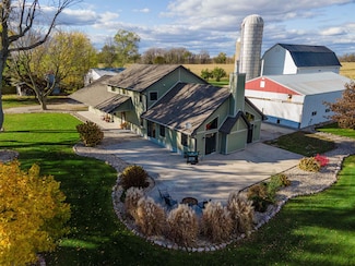 W8594 Hooyman Rd, Shiocton, WI 54170