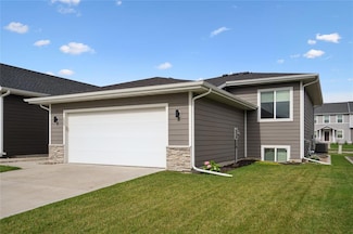 137 Wilder Ln, Ames, IA 50014