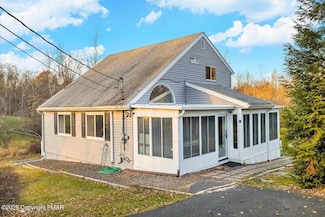 249 Clearview Dr, Long Pond, PA 18334