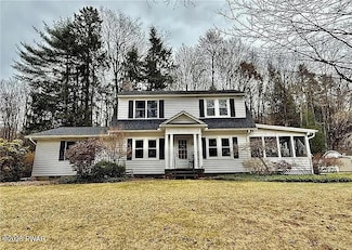 278 S Sterling Rd, Newfoundland, PA 18445