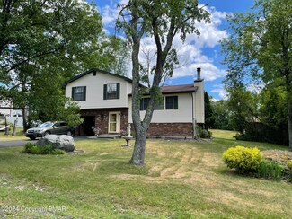 5 Teak Ln, East Stroudsburg, PA 18301