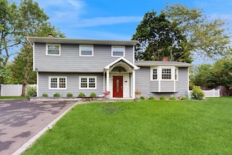 25 Charter Ave, Dix Hills, NY 11746