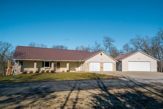 1818 Village Creek Rd, Lansing, IA 52151