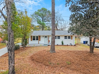 829 Greenwich St, Raleigh, NC 27610
