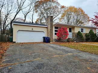 39 Damon Ave, Warwick, RI 02889