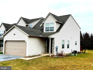 400 Glen Dr Unit E400, Manchester, PA 17345