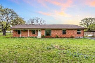 421 Russell Ln, Burleson, TX 76028