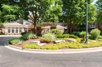 605 Barrington Ave Unit 302, East Dundee, IL 60118