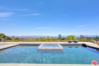 21749 Planewood Dr, Woodland Hills, CA 91364