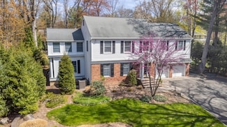 38 Farley Place, Allendale, NJ 07401