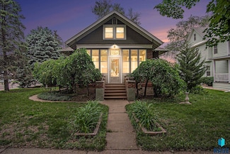 401 Linn St, Yankton, SD 57078