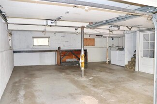 2630 Seminole Dr, Kansas City, MO 64116