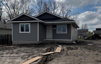 1539 Walker St, Des Moines, IA 50316
