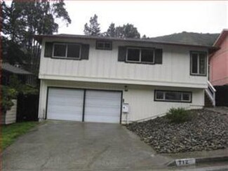712 Big Bend Dr, Pacifica, CA 94044