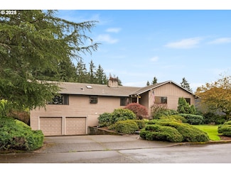 21050 S Mossy Rock Ct, Oregon City, OR 97045