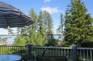 761 E Treasure Island Dr, Allyn, WA 98524