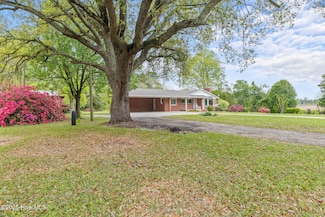 380 Cypress Creek Rd, Richlands, NC 28574