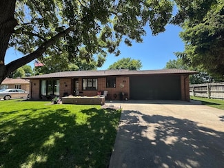 702 Cedarberry Ct, North Platte, NE 69101