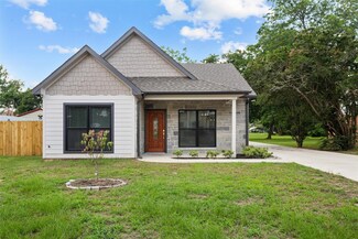 129 S Grace St, Crockett, TX 75835