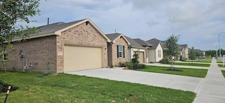 8411 Bay Oaks Dr, Baytown, TX 77523