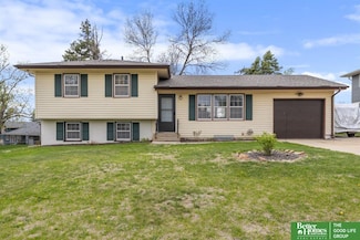 1722 N 110th Ave, Omaha, NE 68154