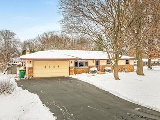 3356 Cavendish Dr, Rockford, IL 61109