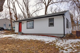 511 E Pleasant View Dr, Des Moines, IA 50315
