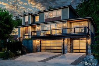 921 Whitewater Dr, Bellingham, WA 98229