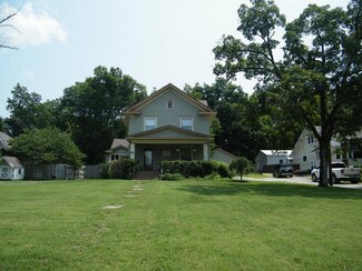 418 N 2nd St, Independence, KS 67301