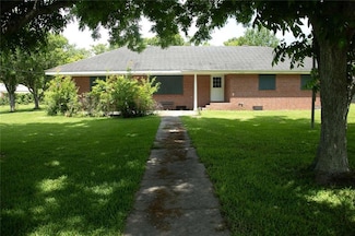 215 W 22nd St, Larose, LA 70373