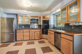 1725 Maplerow Ave NW, Grand Rapids, MI 49534